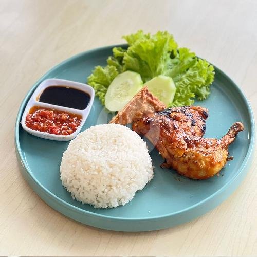 Ayam Bakar + Nasi menu Threestycake, Mengwi