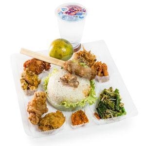 Nasi Kotak Lengkap Buah + Aqua Gelas menu Rumah Makan Dewi, Kediri Tabanan