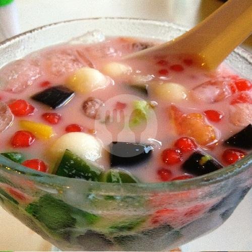 Es Buah menu Warung Bu Kadek Bisma