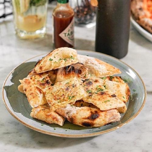 Toasted Garlic Bread menu Bande Nere Pizza & Brunch, Benesari Kuta
