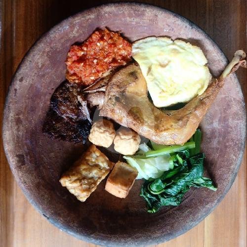 Ayam Goreng Kampung Gatsu Barat: A Hidden Gem for Authentic Indonesian Cuisine in Denpasar