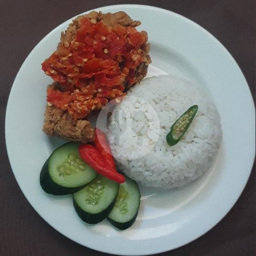 Ayam Geprek Sambal Bawang + Nasi menu Ayam Geprek 99, Kuta
