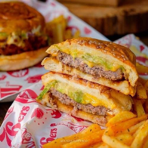 Combo Philly Cheese Burger With French Fries menu Wandas Club, Seminyak