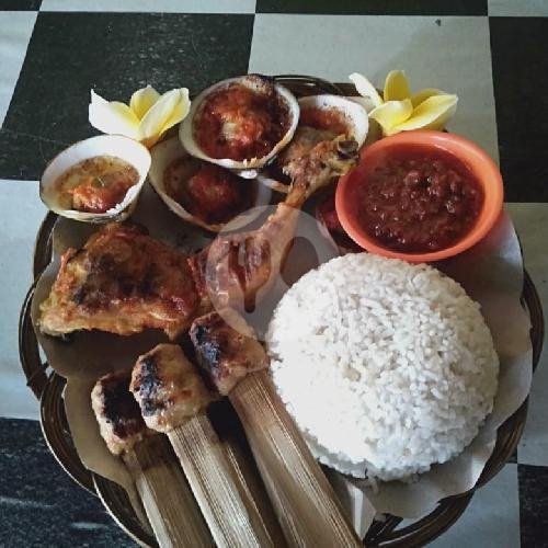 PAKET SPESIAL nasi + Kerang 5 Pcs + Ayam Bakar + Sate 5 Pcs menu SATE TUSUK IKAN TUNA KHAS BALI Pak Lengar, Kuta