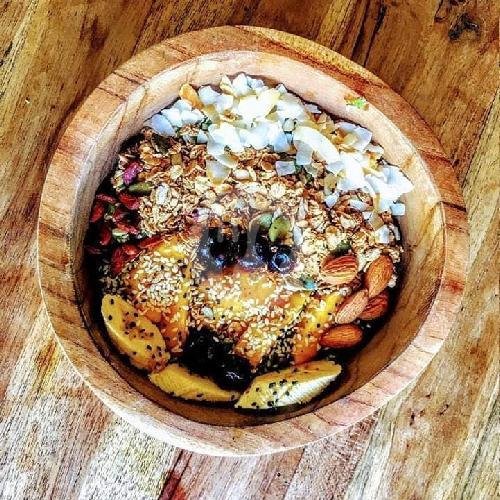 Granola Fruits Mix menu Oma Jamu, Canggu