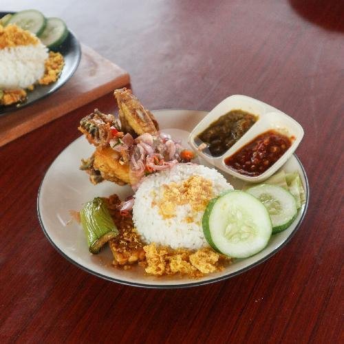 BEBEK SAMBAL MATAH KOMPLIT menu Ayam Panggang RDC