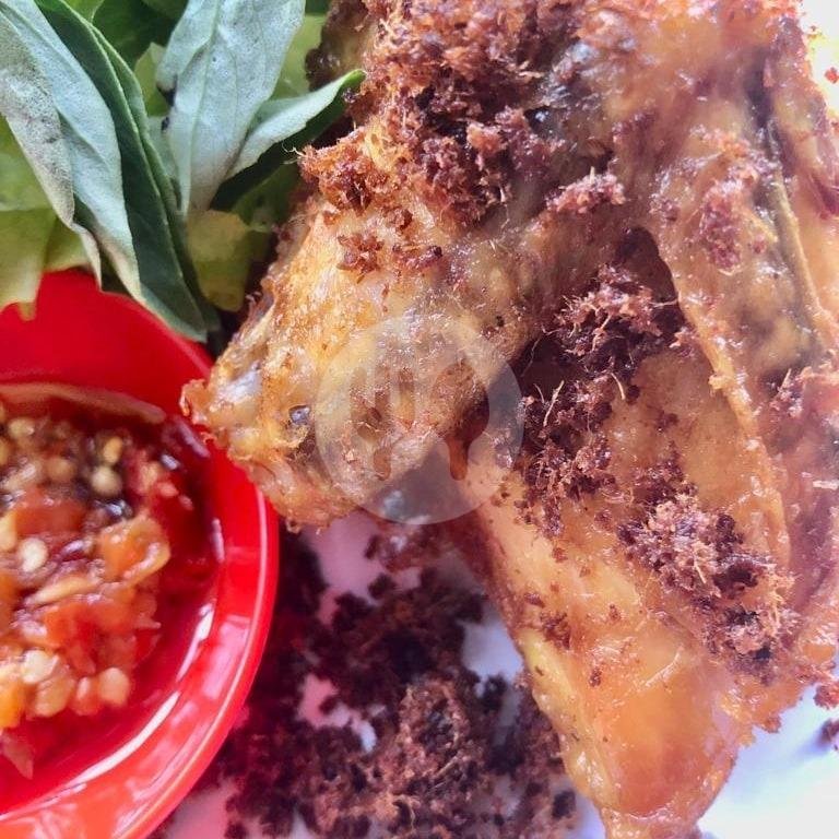 Ayam Goreng Pejantan Bumbu Rempah menu Ayam Bakar Ai Kebon Sirih, Teuku Umar Barat