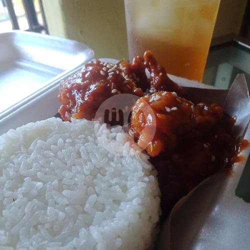 Ayam Sensasi Pedas Manis + Nasi + Es Teh menu Takukira Chicken, Jembatan Dasan Agung