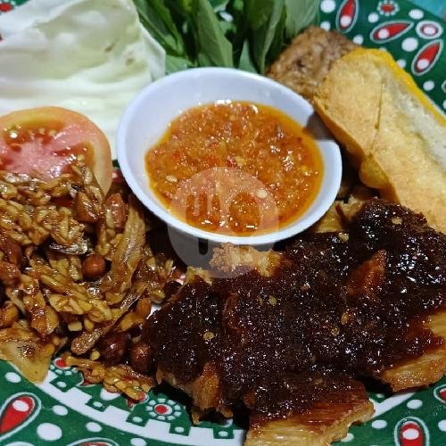 Nasi Liwet Bakar Babat Sambal Goreng menu Mai Metimpal, Simarmata Land