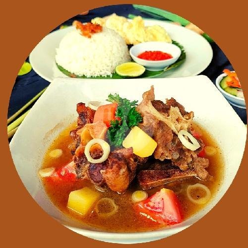Sop Buntut Rebus menu Utama Cafe & SportBar, Renon