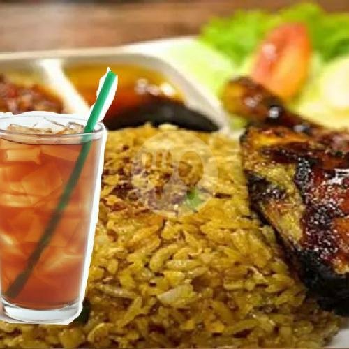 Paket Nasi Goreng, Ayam Bakar, Es Teh menu Lalapan Doa Dua Ibu, Panji