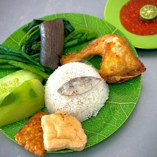 Nasi Tempong Ayam menu Nasi Tempong Badu, Kuta