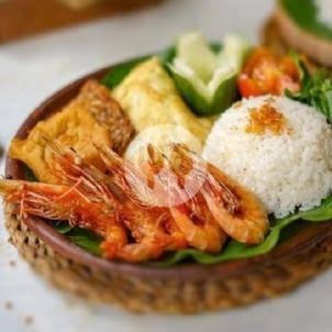 Nasi Lalapan Udang Goreng menu Warung Wilda Rasa Jawa Muslim Banyuwangi, Gunung Soputan