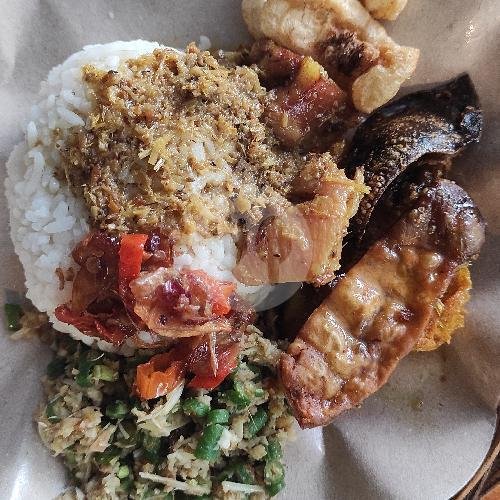 Nasi Campur Babi Genyol menu Warung BK Bali, Aneka Menu Olahan Babi & Ayam, Denpasar