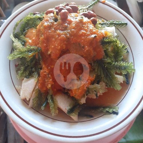 Tipat Bulung Boni Bumbu Plecing menu Warung Rujak Gus Arta, Denpasar