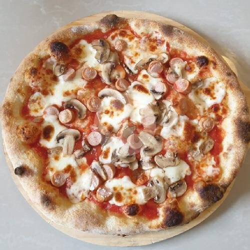 Pizza Chicken And Mushroom menu Pizza Hub - Italian Pizza, Seminyak
