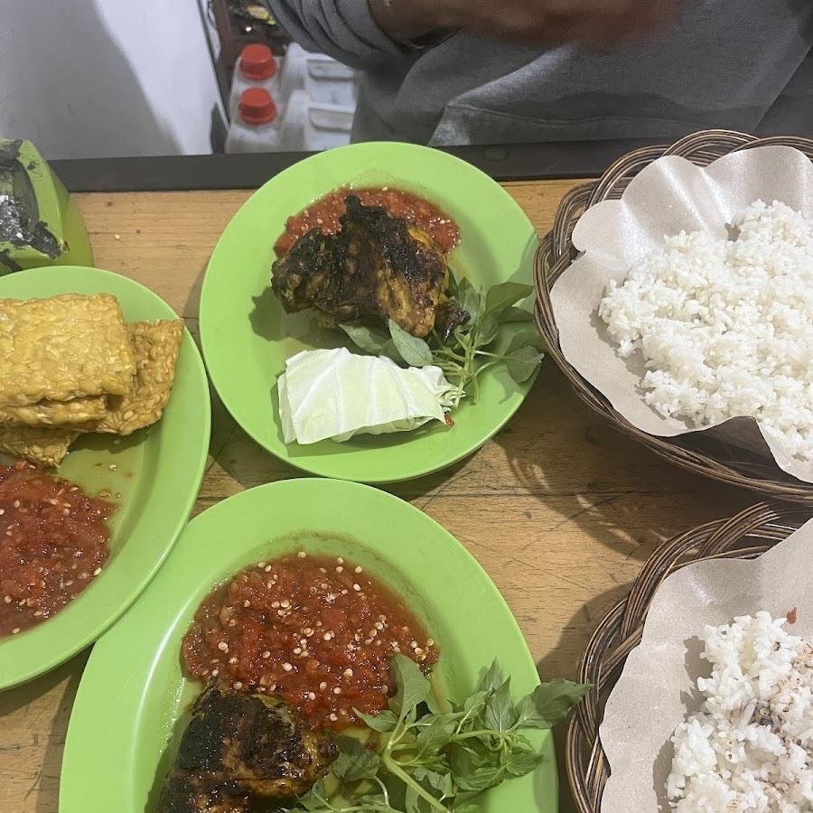 Ayam Bakar Wo Ai Ni 4, Ahmad Yani Utara