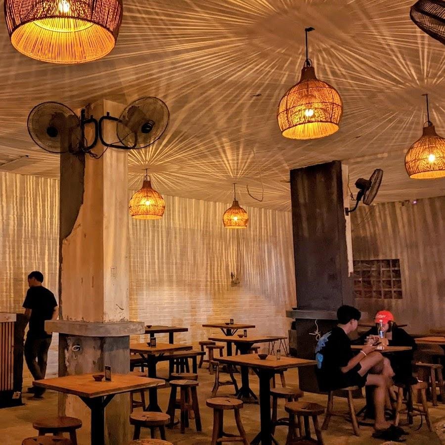 Bali Boozy Kitchen and Bar, Batu Belig