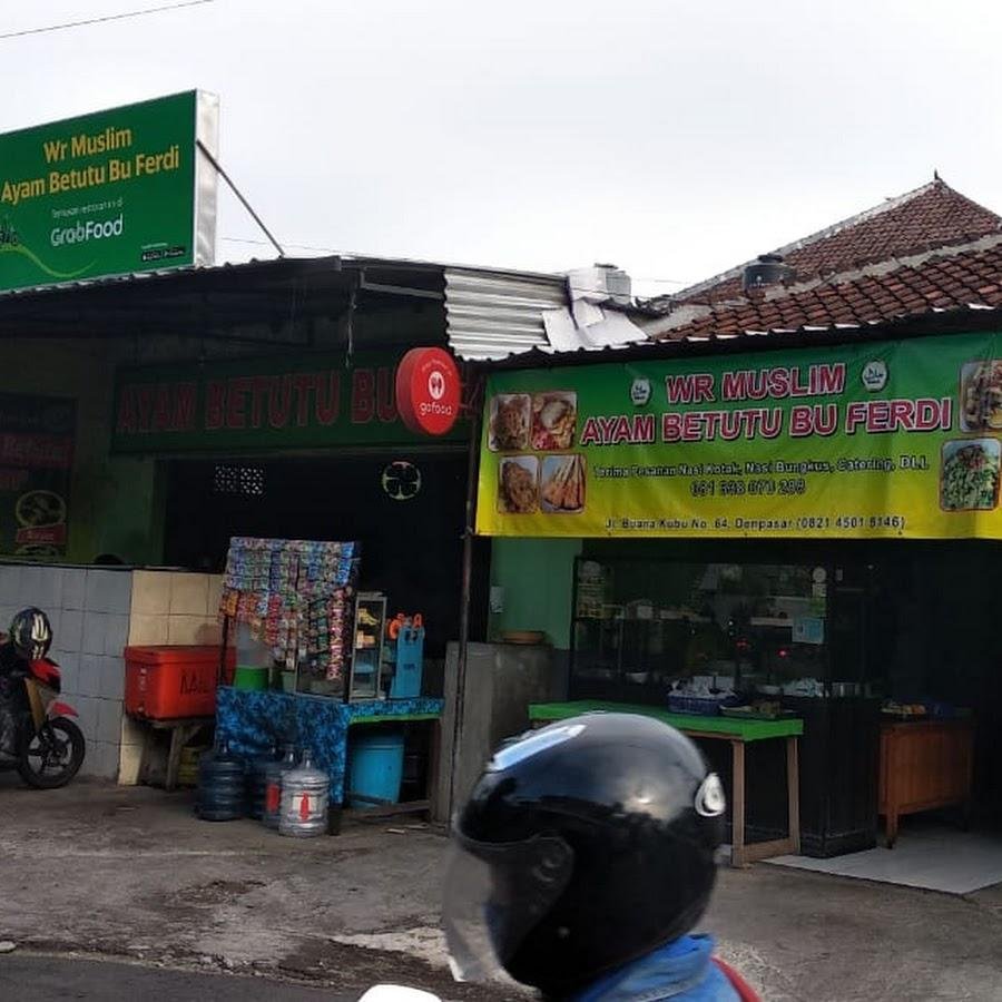 Ayam Betutu Bu Ferdi Warung Muslim, Buana Kubu