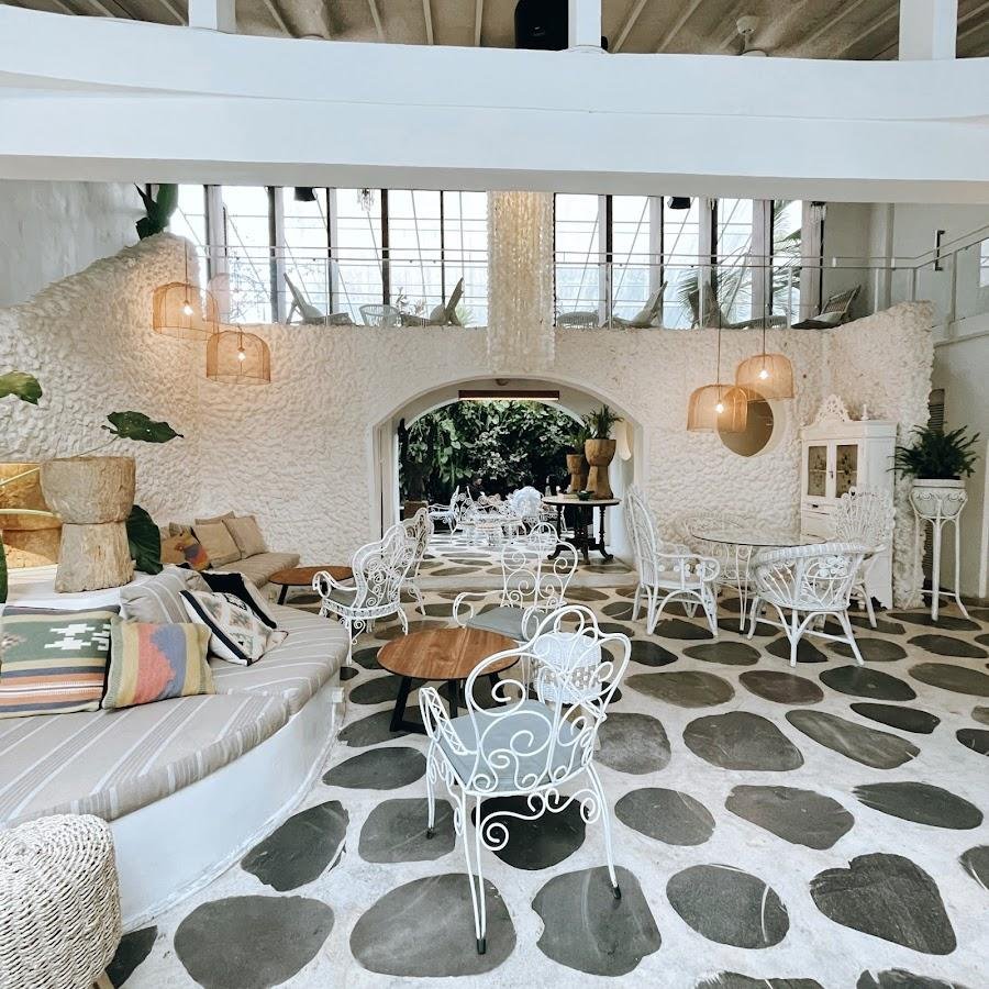 Bias Cafe & Bar, Petitenget