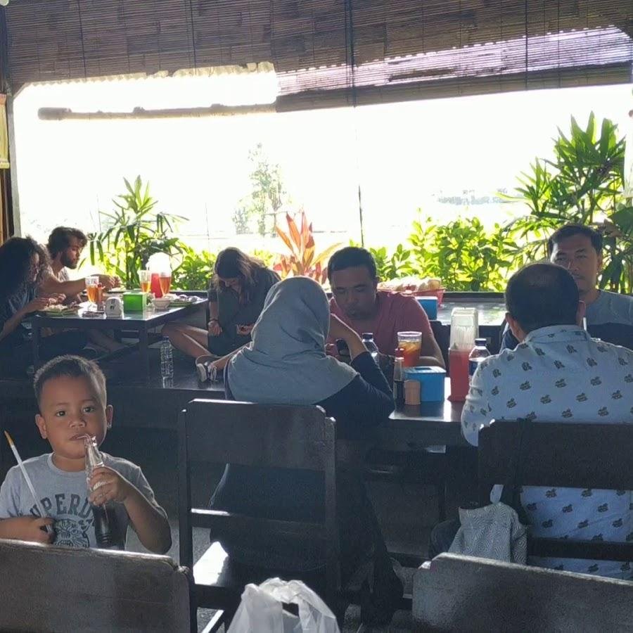 Warung Ayu Ikan Bakar Ala Jimbaran, Mengwi