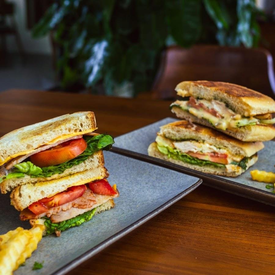 ADDICTED CAFE, SANDWICH, COFFEE, JUICES, BURGERS, Umalas