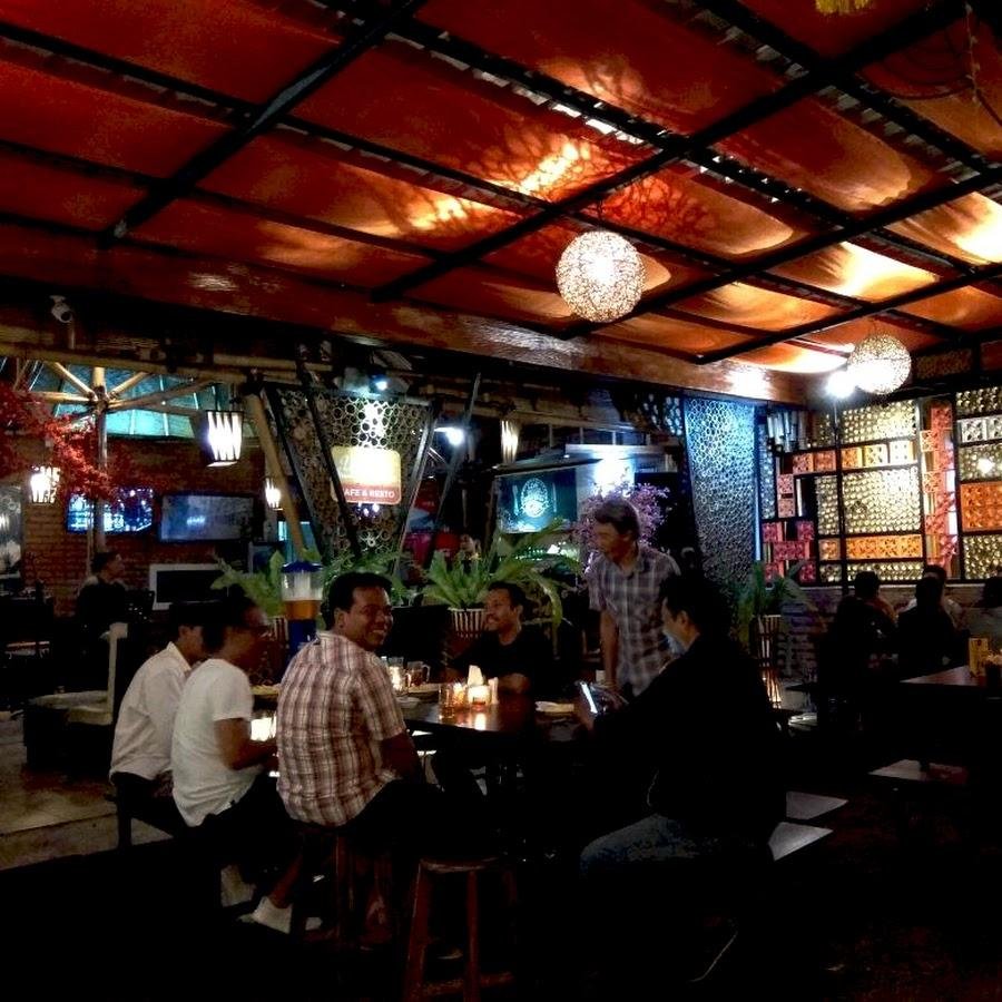 Utama Cafe & SportBar, Renon