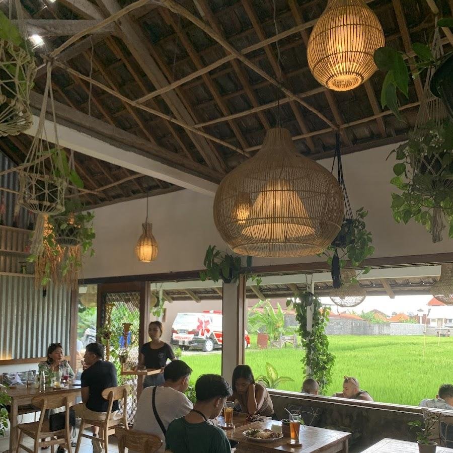 8twenty Warung, Batu Belig