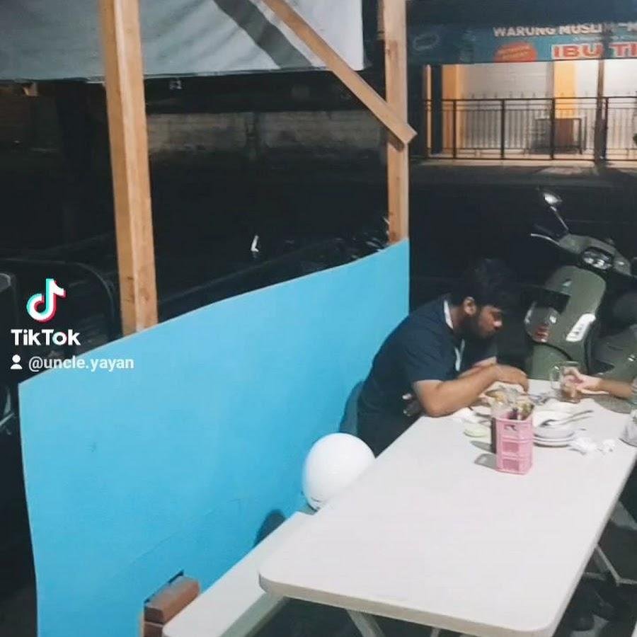 Pempek Palembang Uncle Yayan, Kuta