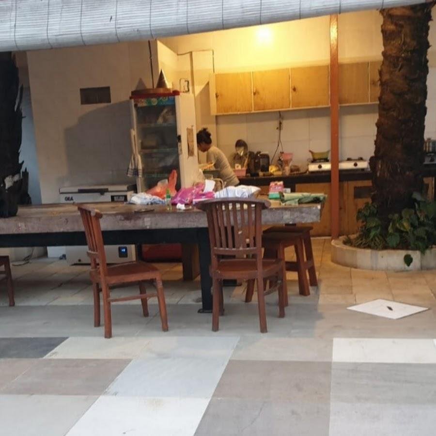 Teras Manado, Denpasar