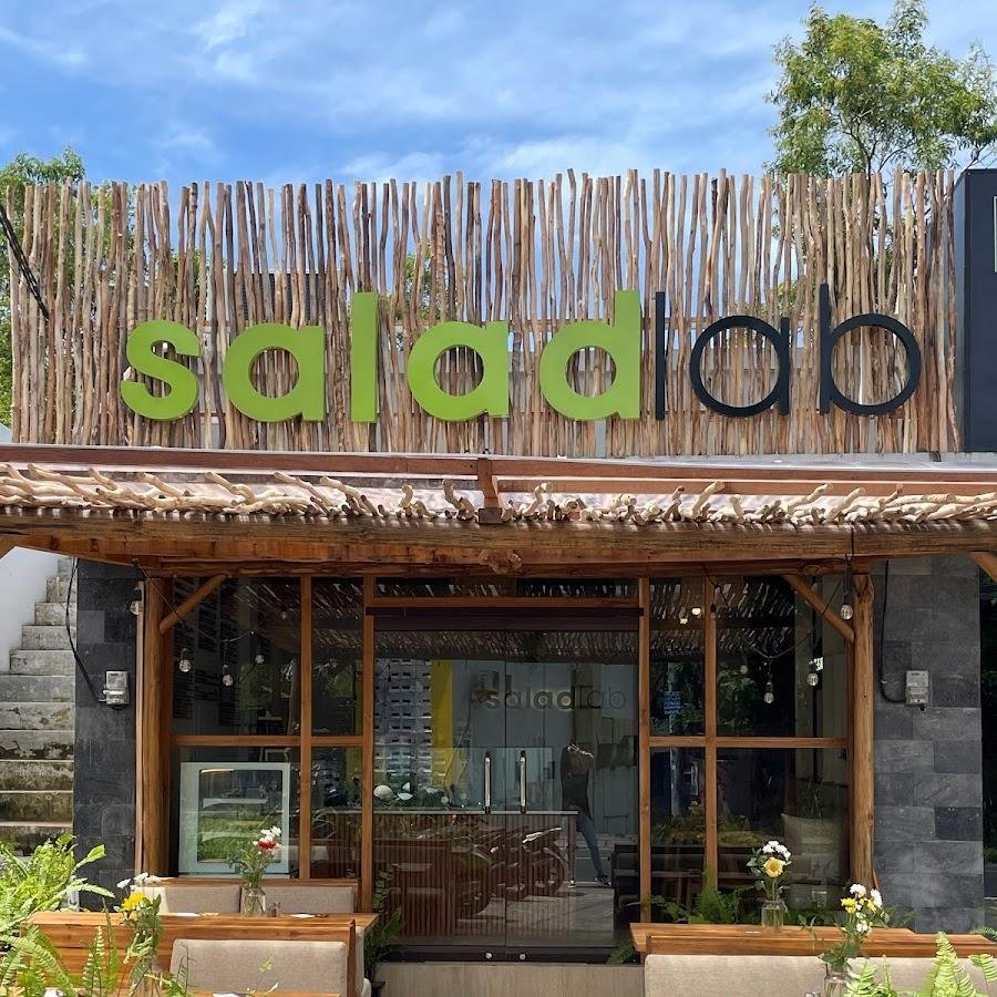 Salad Lab, Padang-Padang