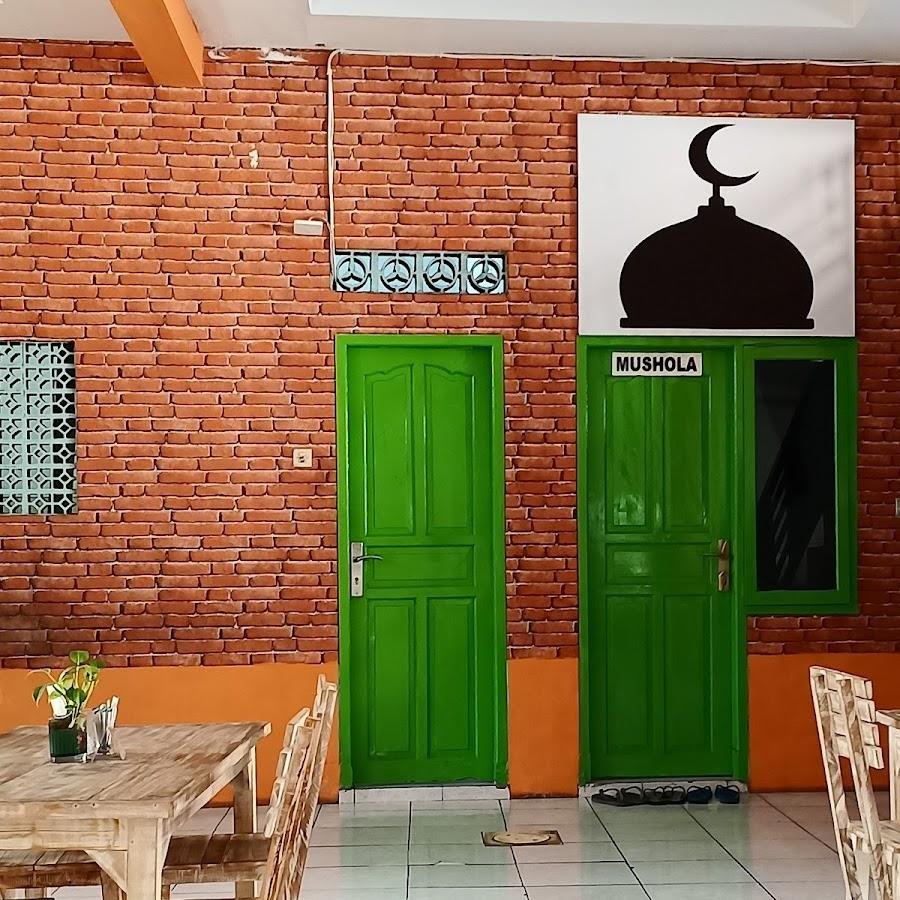 Nasi Ayam Kedewatan Sangtu Kuta, Kuta, Tuban, Badung