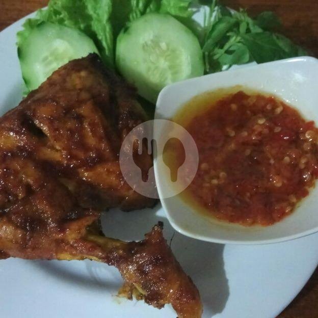Ayam Bakar menu Warung Putra Fantaola, Kartika Plaza