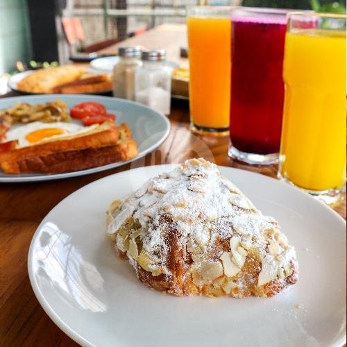 Almond Croissant menu Rojima Coffee, Kuta
