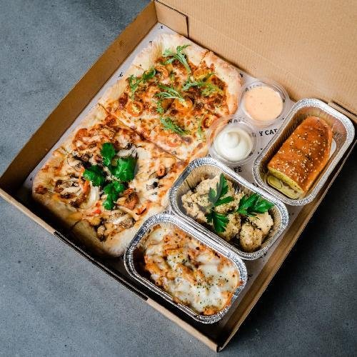Paket Combo Pizza menu The Alleyway Cafe, Merdeka