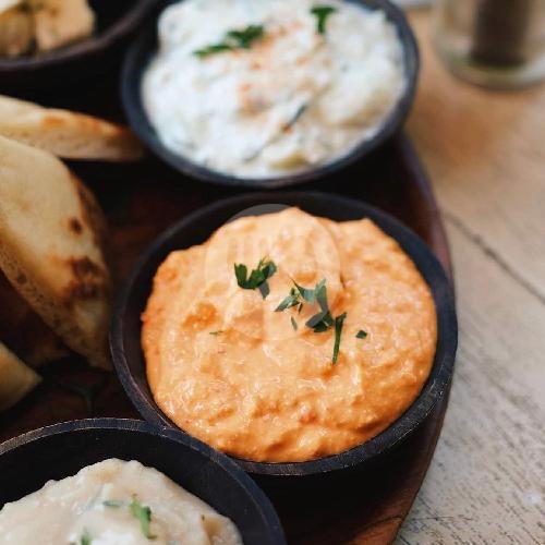 Dips Mezze menu Nostimo Greek Grill, Petitenget