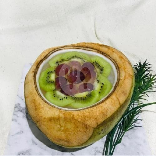 Cocojel Kelapa Anggur Kiwi menu Cocojel Lombok, Maktal