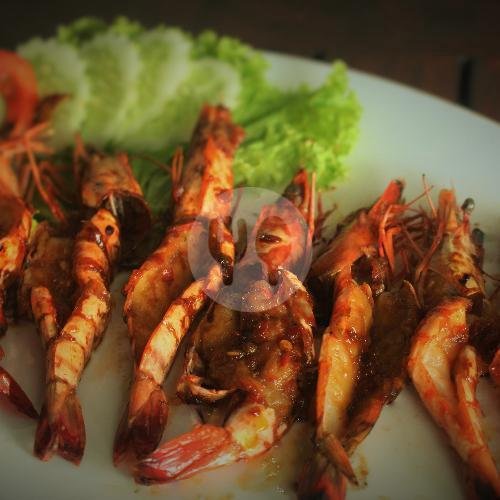 Udang Laut Bakar menu Warung Men Putu Legog, Tabanan Kota