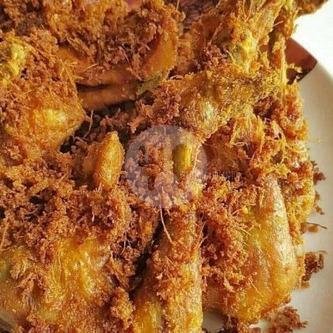 Ayam Serundeng menu Ayam Betutu Bu Ferdi Warung Muslim, Buana Kubu