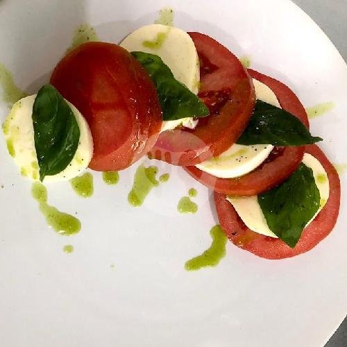 Caprese menu Yamma Yaa, Legian