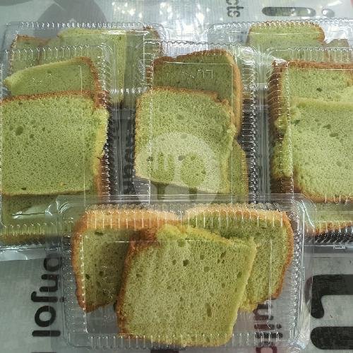 Chiffon Pandan/ Bolu Pandan menu Rumah Makan Jessica, Nuansa Udayana