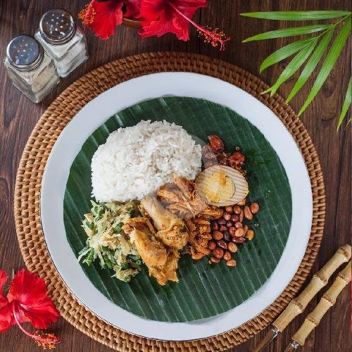 Nasi Bungkus Biasa menu Nasi Ayam Kedewatan Ibu Mangku, Seminyak