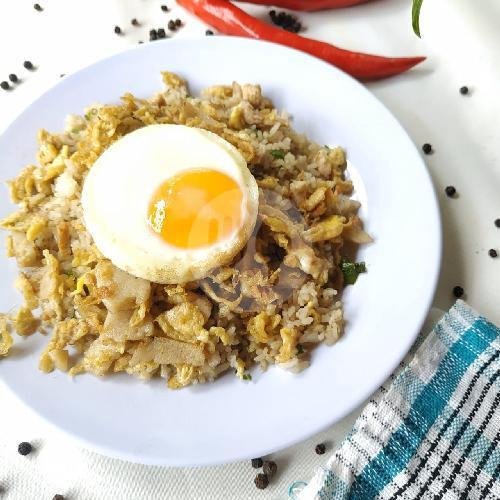 Nasi Goreng Gila Ayam menu Nasi Goreng Gila Gorilla, Pulau Komodo