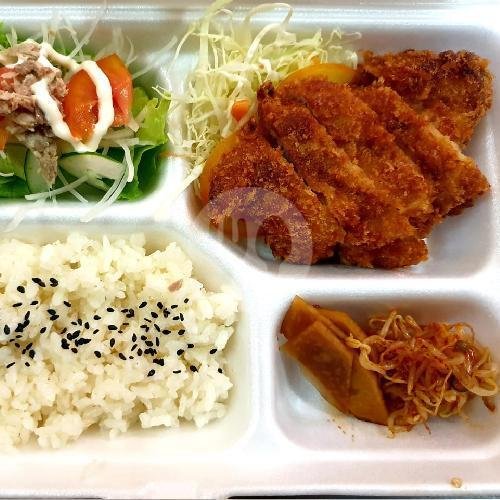 Tonkatsu Bento menu Warung Okinawa (Sushi, Tonkatsu, Salmon), Kuta