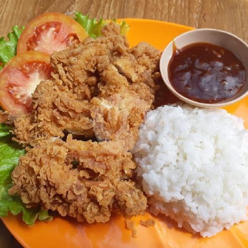 Chicken Crispy + Nasi menu Ayam Bakar Ayam Kremes Kedai 007, Padangsambian