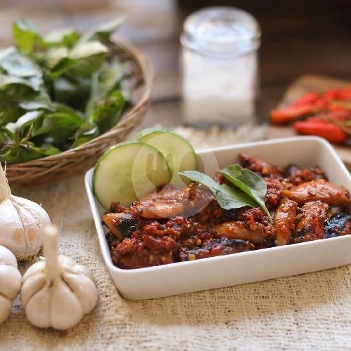 Cumi Bakar Bumbu Pedas Ukuran Sedang menu Cumi Hitam Racun Dewi Sri, Jalan Raya Dewi Sri
