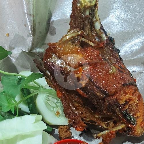 Bebek Bakar menu Lalapan Mbak Yull, Sapta Pesona