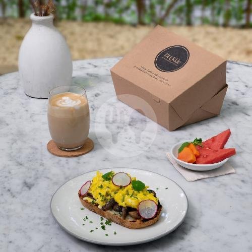 Scrambled Eggs Set menu Brekkie Bali, Bumbak