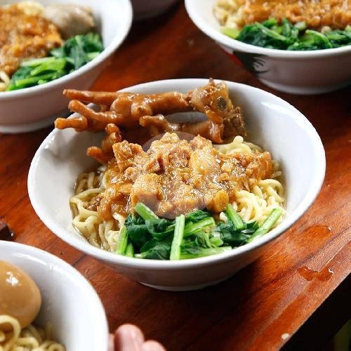 Mie Ayam Ceker menu Mie Ayam Solo Pak Pandu, Bung Tomo