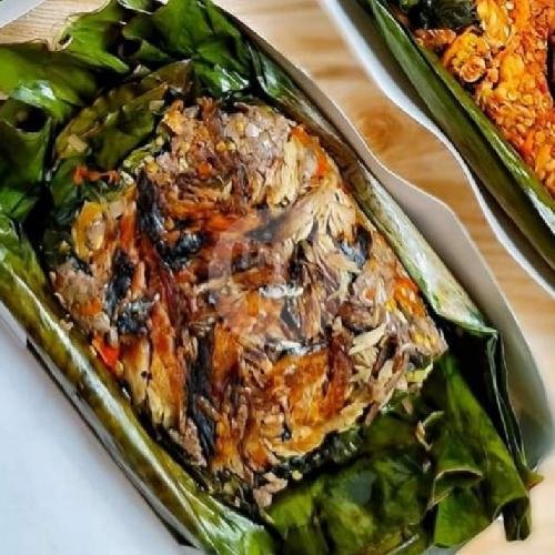 Nasi Bakar DBK AYAM / IKAN PINDANG menu Dapoer Bu Kris, Denpasar